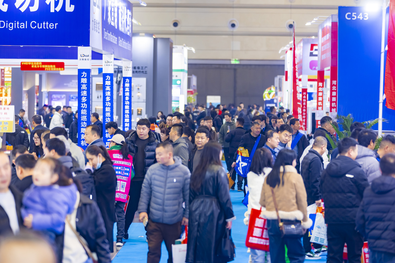 圓滿(mǎn)收官｜2026春季（鄭州）第45屆中原廣告展圓滿(mǎn)收官，以盛會(huì)之約繪就行業(yè)藍(lán)圖